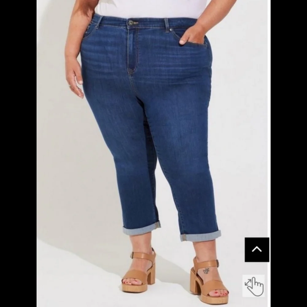 TORRID Crop MidFit Skinny Super Soft Mid-Rise Jean - Picture 2 of 5